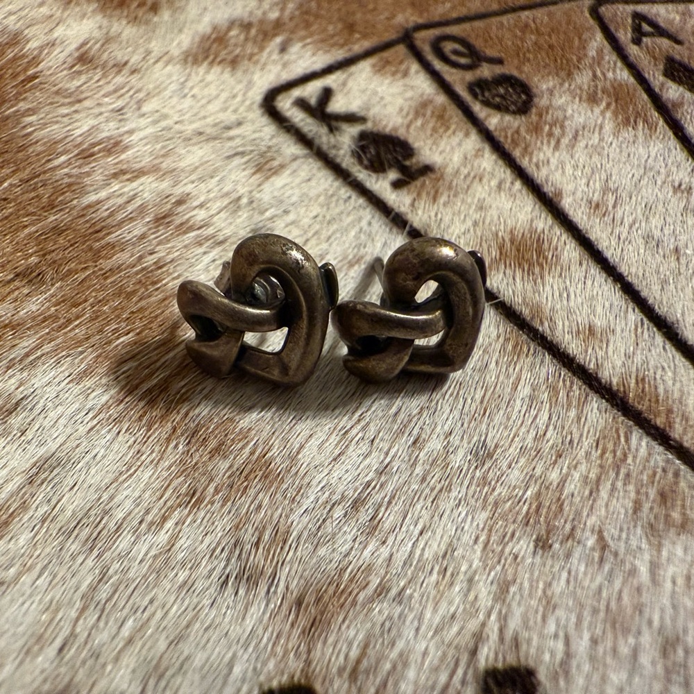 Elegant Knot Design earrings